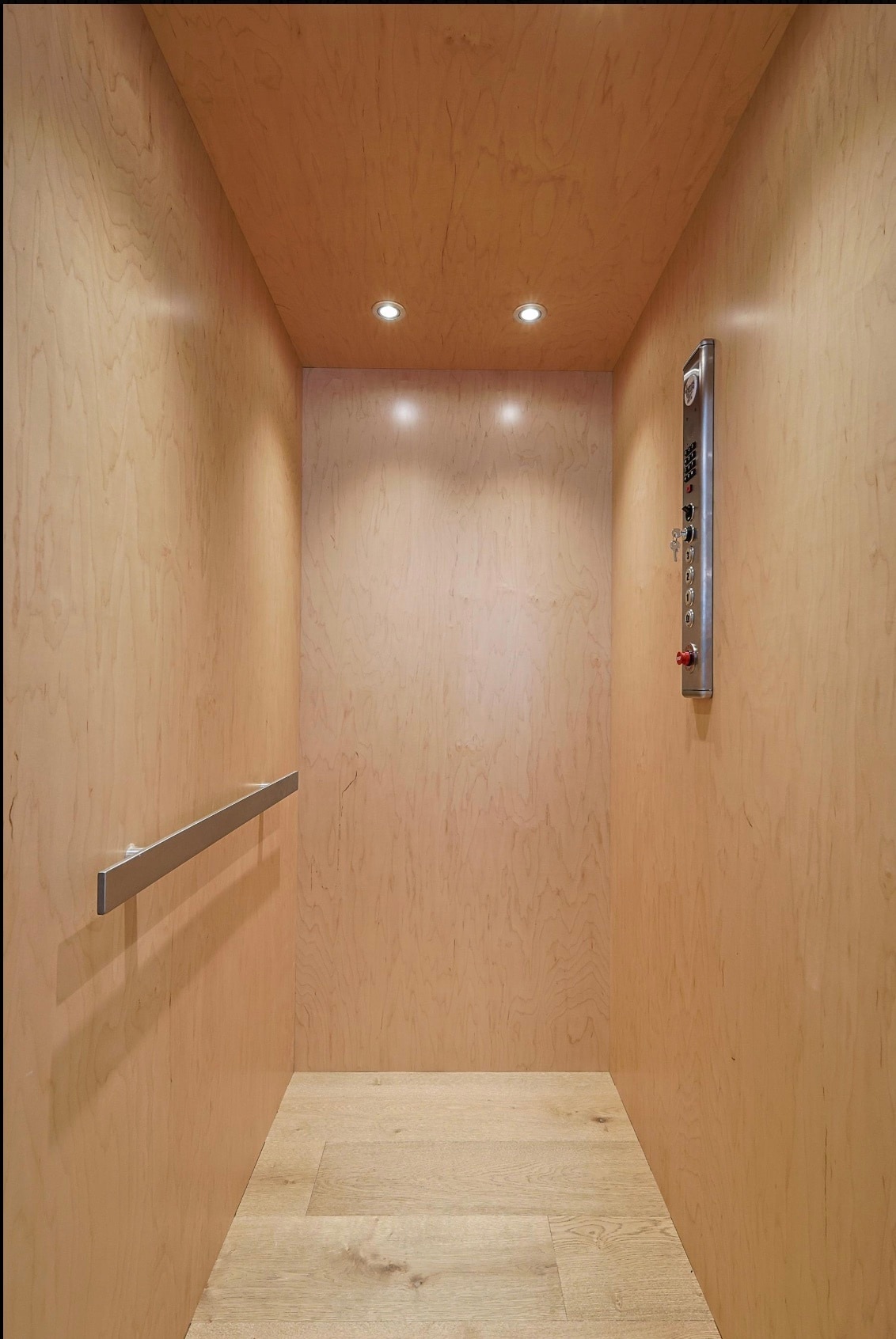 Elevator - 7621 Hewitt