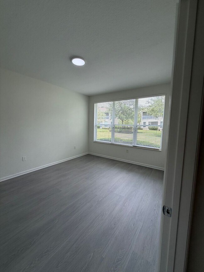 Building Photo - 5345 Maxon Terrace