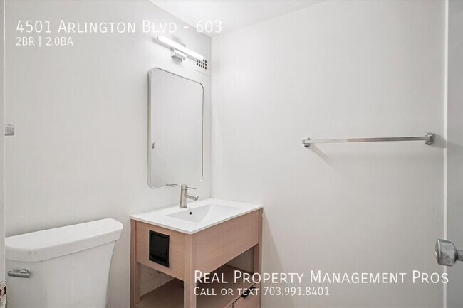Building Photo - 4501 Arlington Blvd