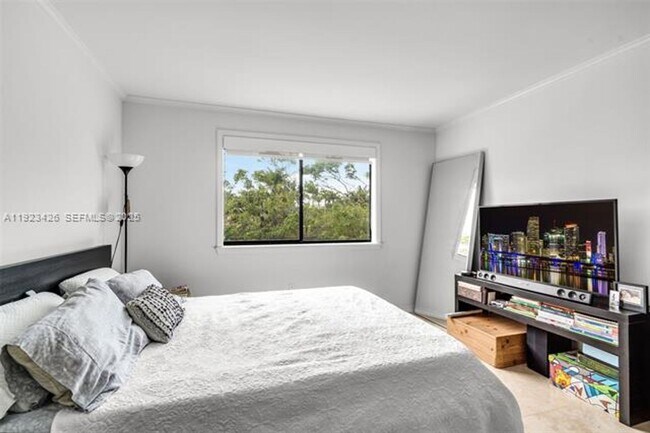 Building Photo - 255 Galen Dr