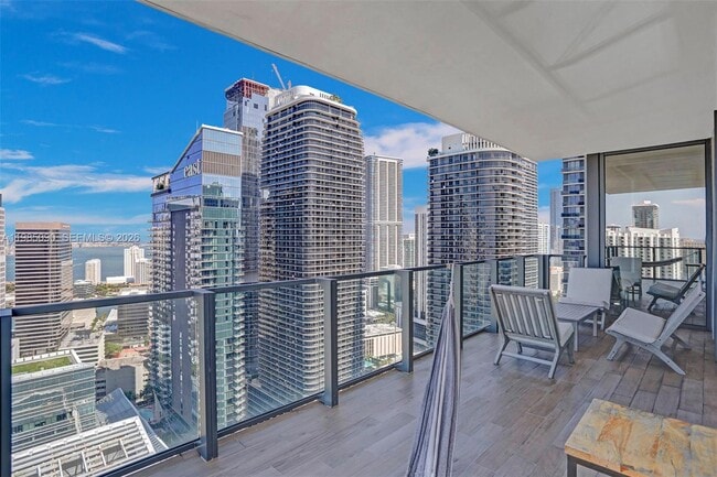 Building Photo - 88 SW 7th St