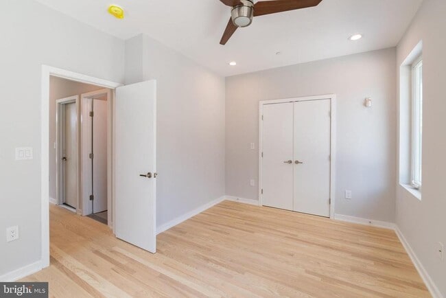 Building Photo - 1351 S Myrtlewood St