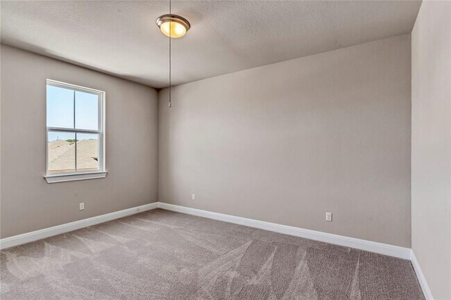 Building Photo - 3901 Tavarez St