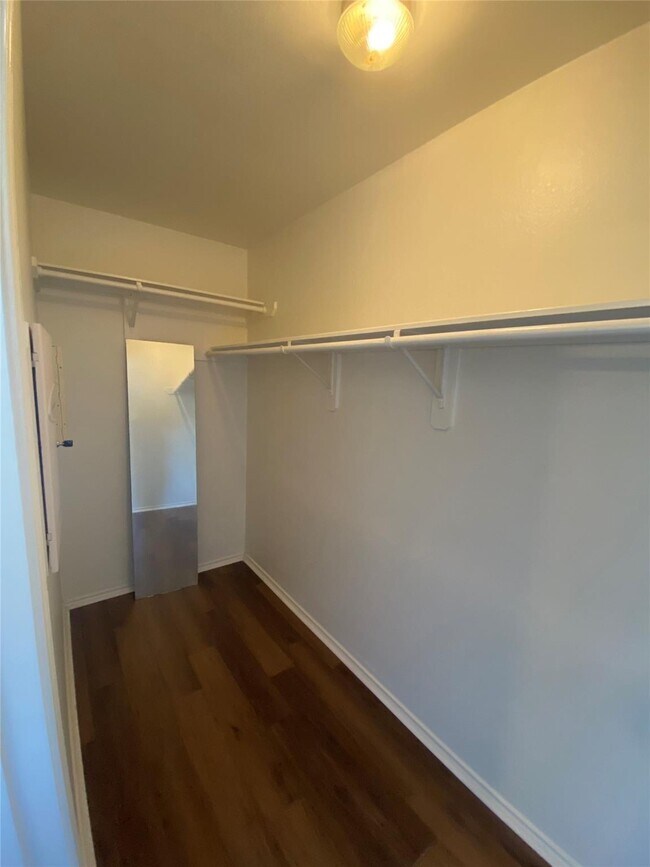 Building Photo - 16750 Libson Falls Dr