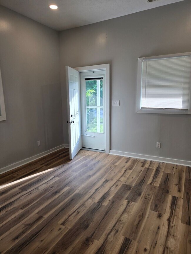 Building Photo - 765 N Belleview Pl