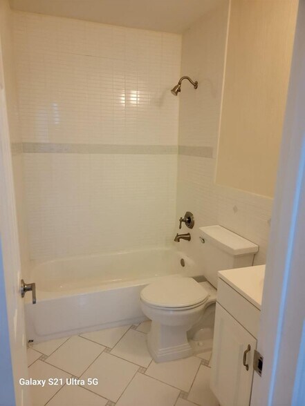 Building Photo - 8336 NW 37th Pl