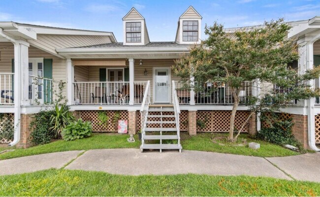 Building Photo - 100 Teal Ln