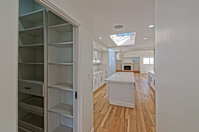 Building Photo - Beautifully Remodeled, 4BR4.5BA Hill Section Home w/ Amazing Panoramic Ocean Views, 3 Decks, Atri...