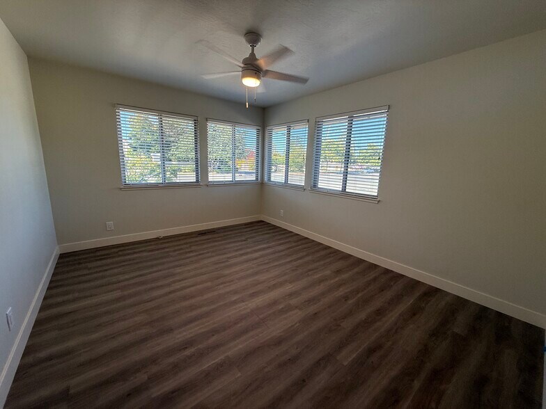 Building Photo - 15900 Los Gatos Almaden Rd