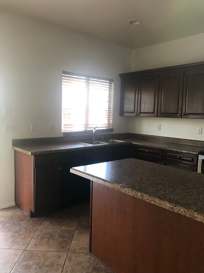 Building Photo - 14666 W Mauna Loa Ln