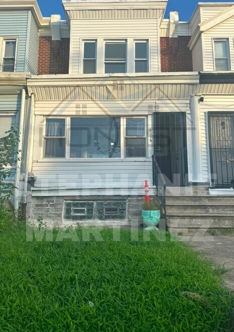Building Photo - 5319 Charles St
