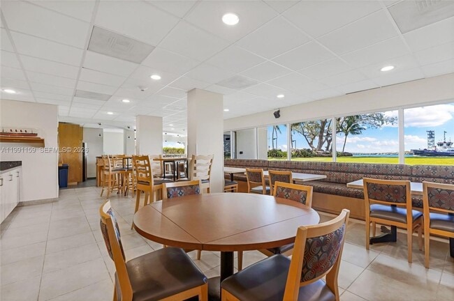 Building Photo - 2100 S Ocean Dr