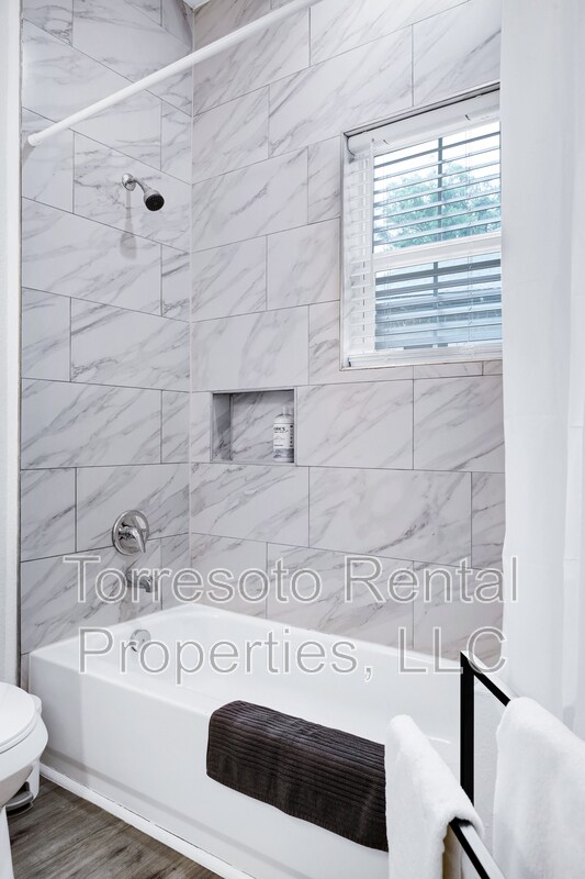 Building Photo - 226 Porter St