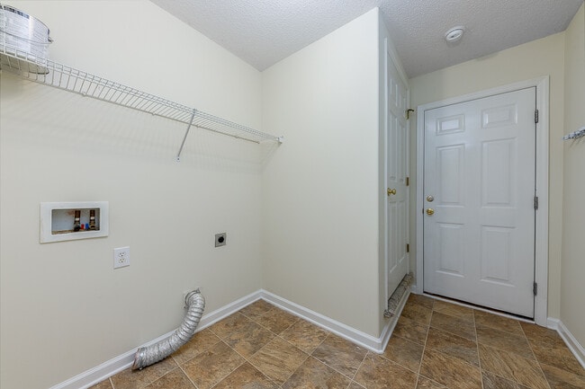 Building Photo - 212 Derby Park Ave