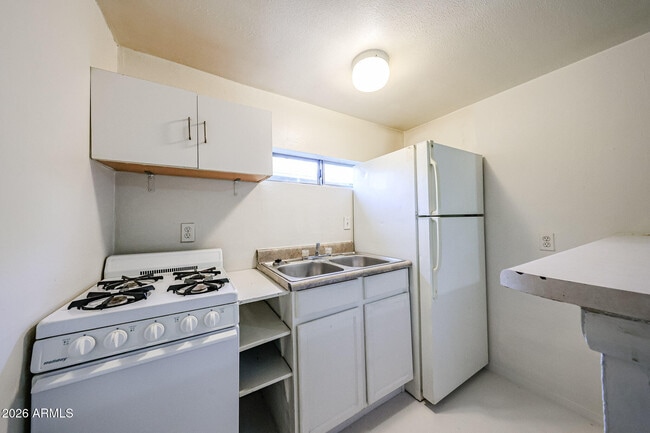 Building Photo - 1005 E Moreland St