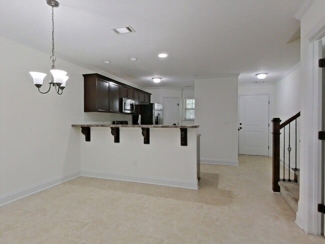 Building Photo - 528 Scenic Dr