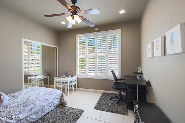 Building Photo - 1740 W Bartlett Way