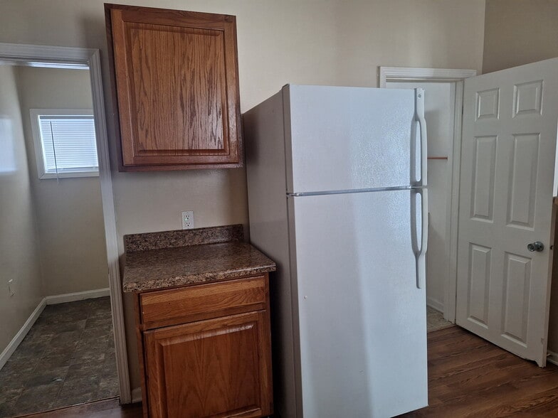 Building Photo - 702 N Catherine St