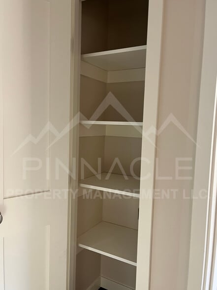 Building Photo - 15 Chicago Ave