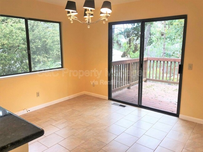 Building Photo - 4084 Los Altos Dr