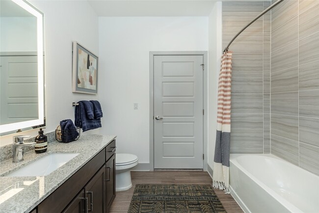 Building Photo - 698 Basilica Bay Dr