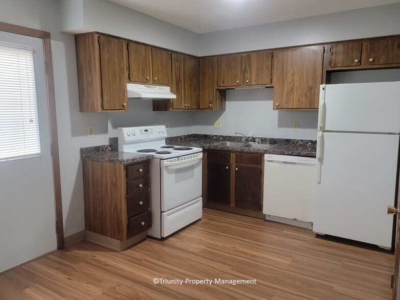 Kitchen - 2872 Sawdust Ln