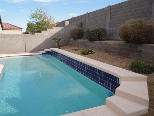 Building Photo - 211 E Valley View Dr