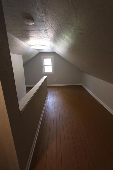 2nd Floor - 905 Benton Ave