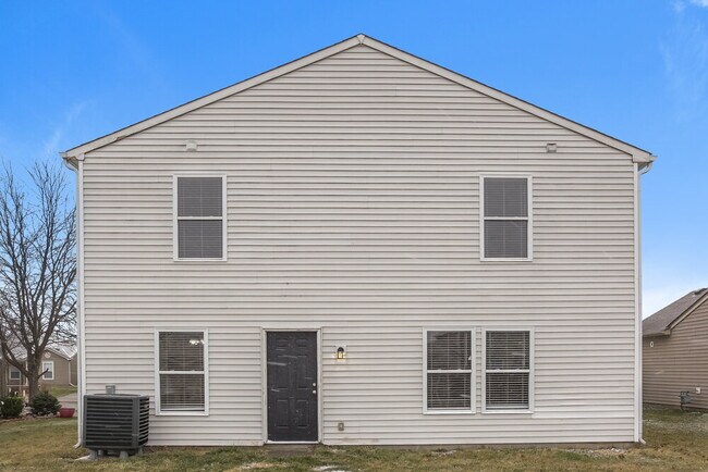 Building Photo - 7905 States Bend Dr