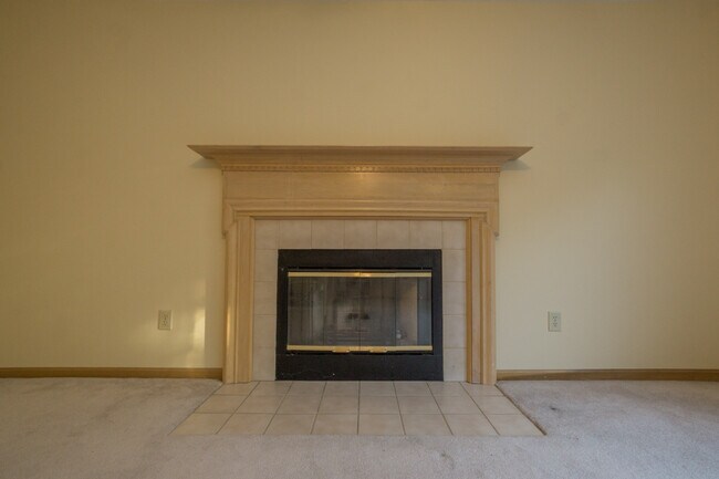 Building Photo - 6657 Delburn Ct