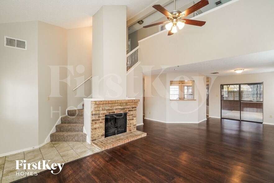 Building Photo - 5122 Lakebend E Dr