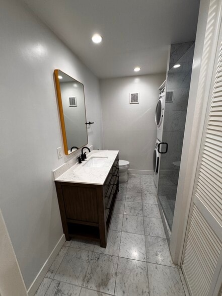 Primary Bath - 5830 Benner St