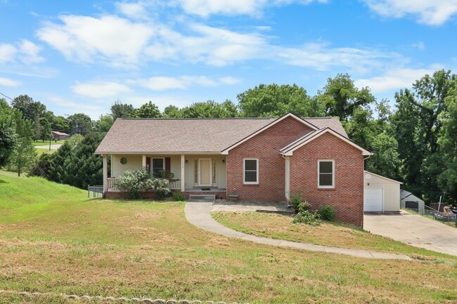 Building Photo - 704 Jace Dr