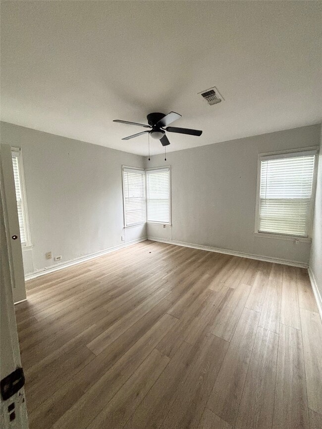 Building Photo - 1519 Leaman Ave