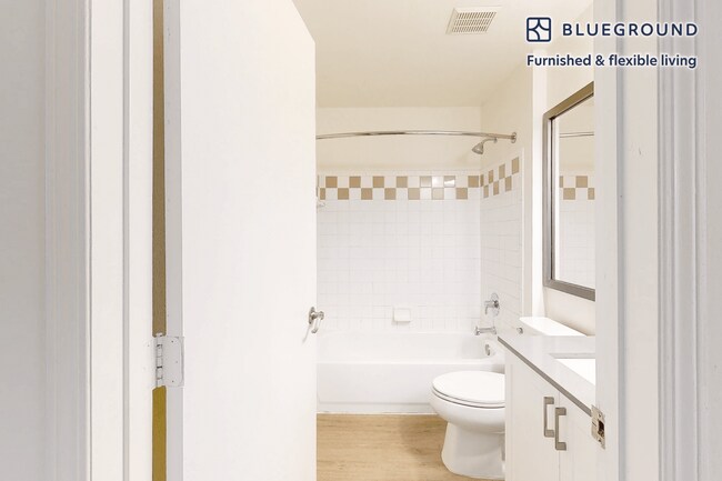 Building Photo - 313 Avalon Cir