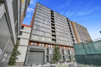 Building Photo - Fabulous 1 Bed/1 Bath condo at The Avidian in Navy Yard!