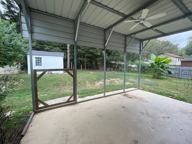 Building Photo - Move-in Ready Home Located in The Four Sea...