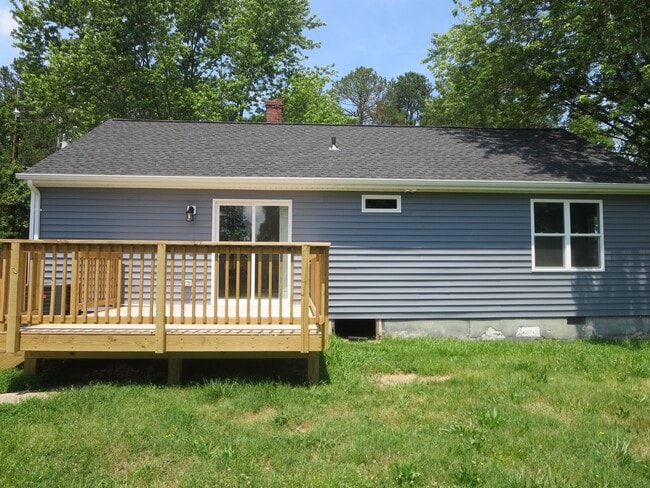 Building Photo - 324 2nd St