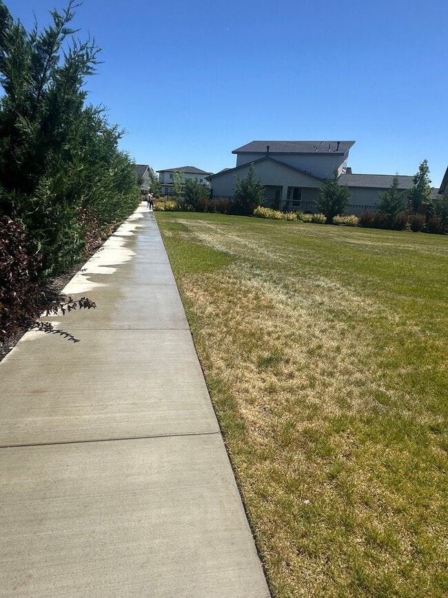 Building Photo - 6 months lease//Riverstone: Gated Community, Pond Access in BackYard, Patio Home, with all of the...