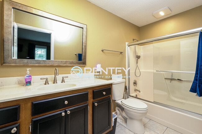 Building Photo - 3810 Old Rosebud Ct