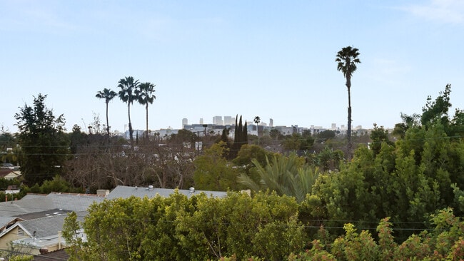 Building Photo - 623 N Edinburgh Ave