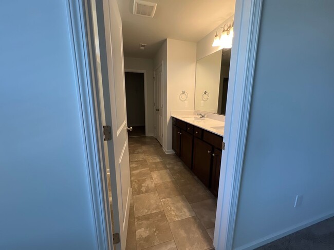 Building Photo - Brand New 4 Bedroom 2.5 Bath Home in Kerne...