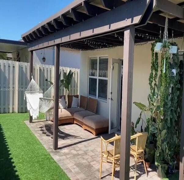 Building Photo - 2356 NE 3rd Ct