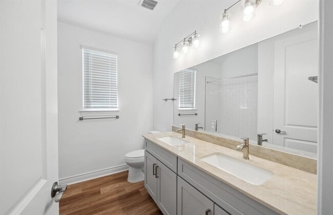 Building Photo - 25310 Framlingham Dr