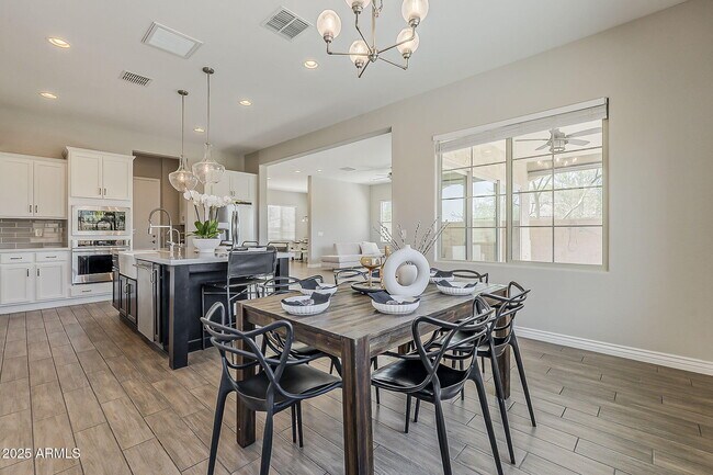 Building Photo - 3310 E Los Gatos Dr