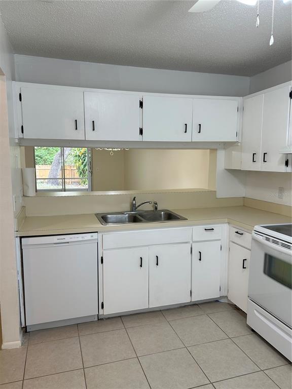 Building Photo - 1138 Dover Ct
