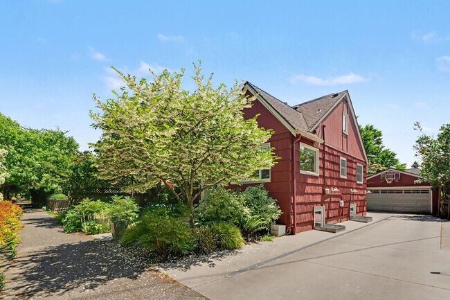 Building Photo - 351 NW 84th St