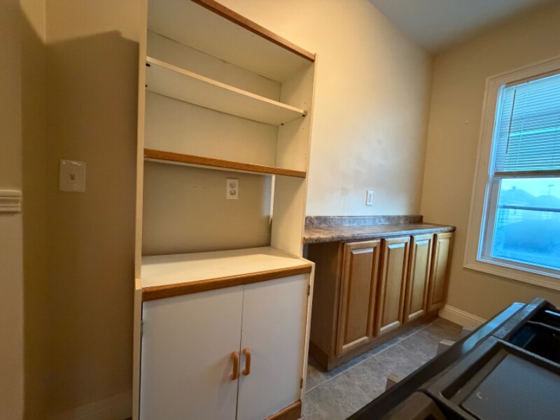 Building Photo - 320 Wood St