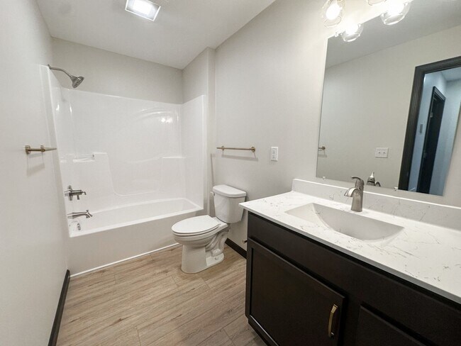 Building Photo - New! Beautiful 2 Bed, 2 Bath Apartment in PRIME location! Furnished & Unfurnished Options Available!