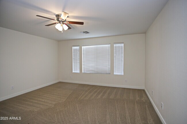 Building Photo - 1087 E Ibis St